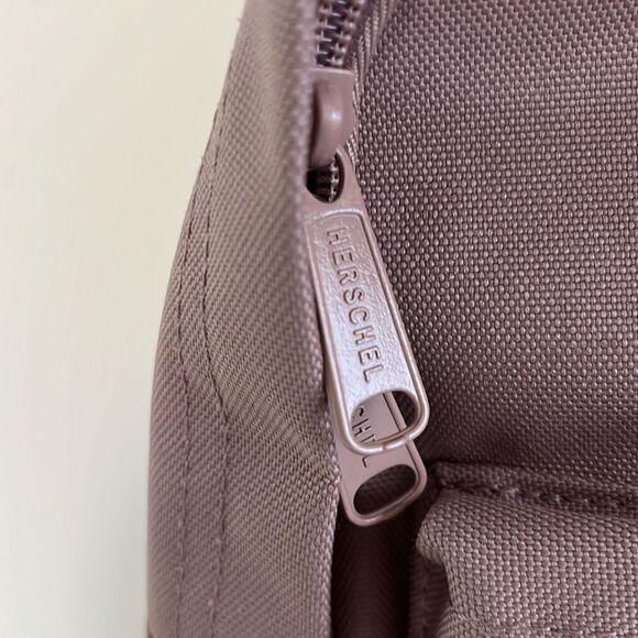 NWOT Herschel Mini Backpack Dusty pink Ash Rose 6.5L New 9" x 11" - Picture 5 of 12